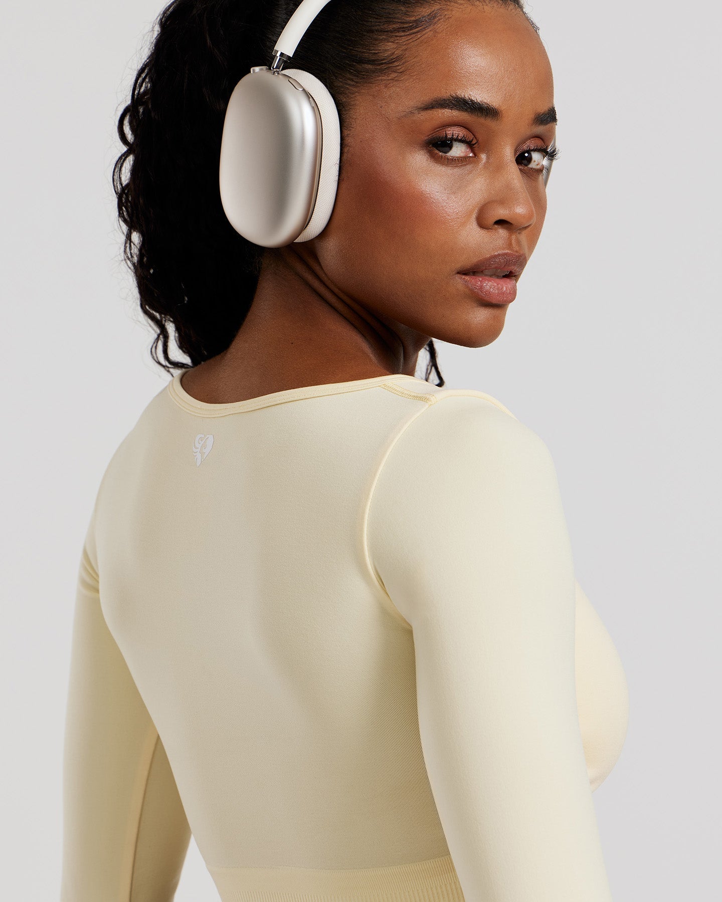 Define 2.0 Seamless Long Sleeve Built-In Bra Top | Vanilla