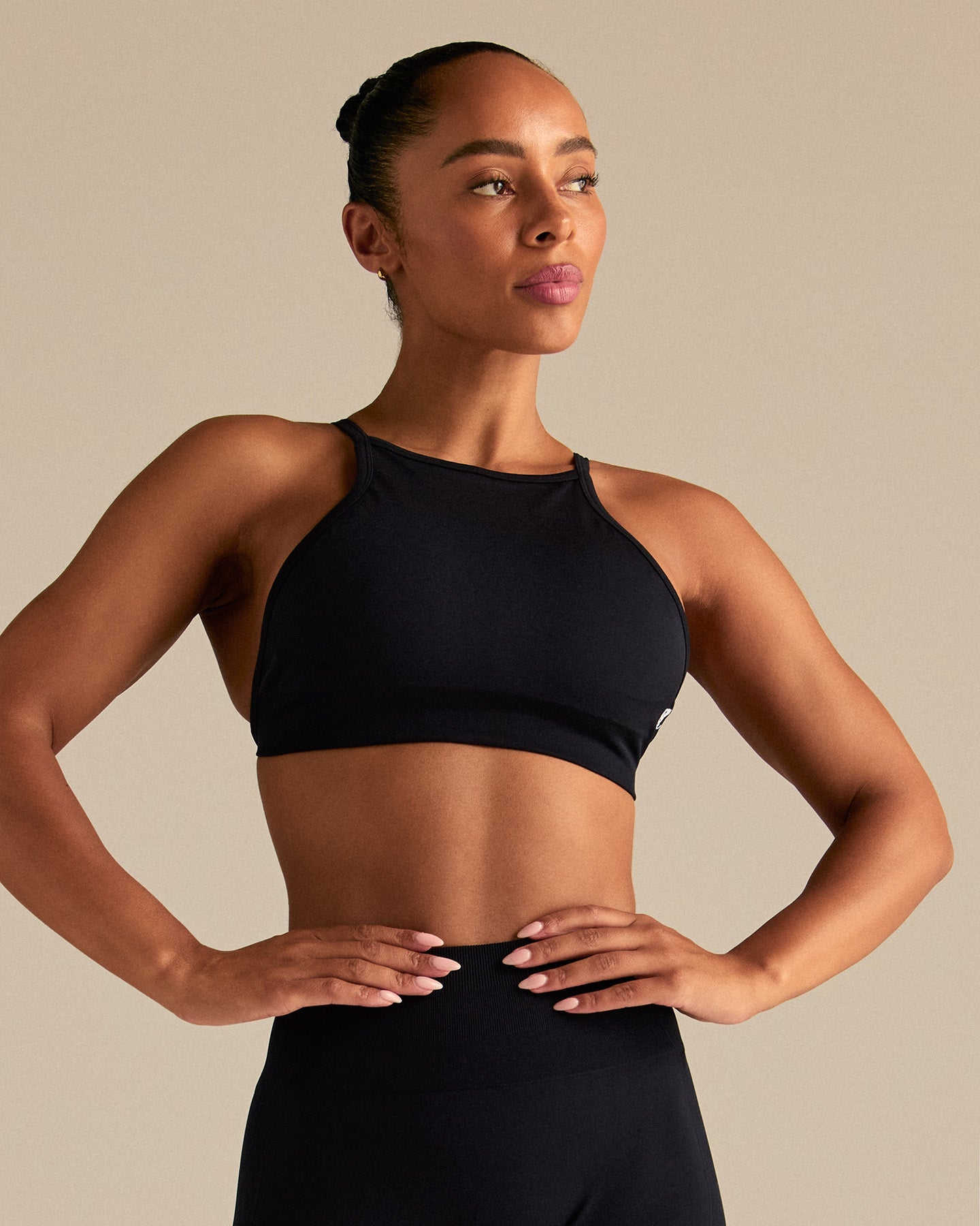 Define 2.0 Seamless High Neck Backless Bra | Black
