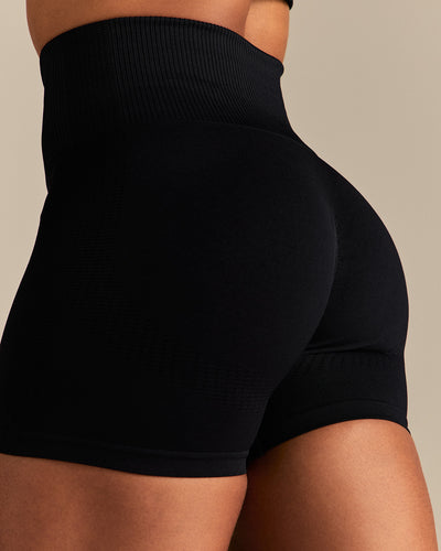 Power Seamless Scrunch Shorts | Black