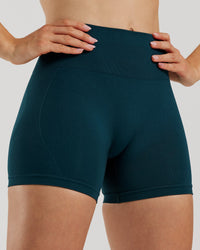 Define 2.0 Seamless Scrunch 4" Shorts | Dark Moss