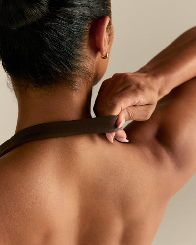 Essential Twist Front Halter Bra | Cocoa