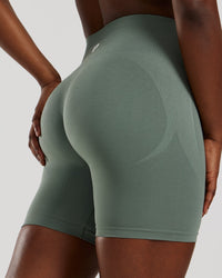 Define 2.0 Seamless Scrunch 6" Shorts | Sage