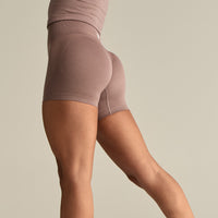 Define 2.0 Seamless Scrunch 4" Shorts | Mocha