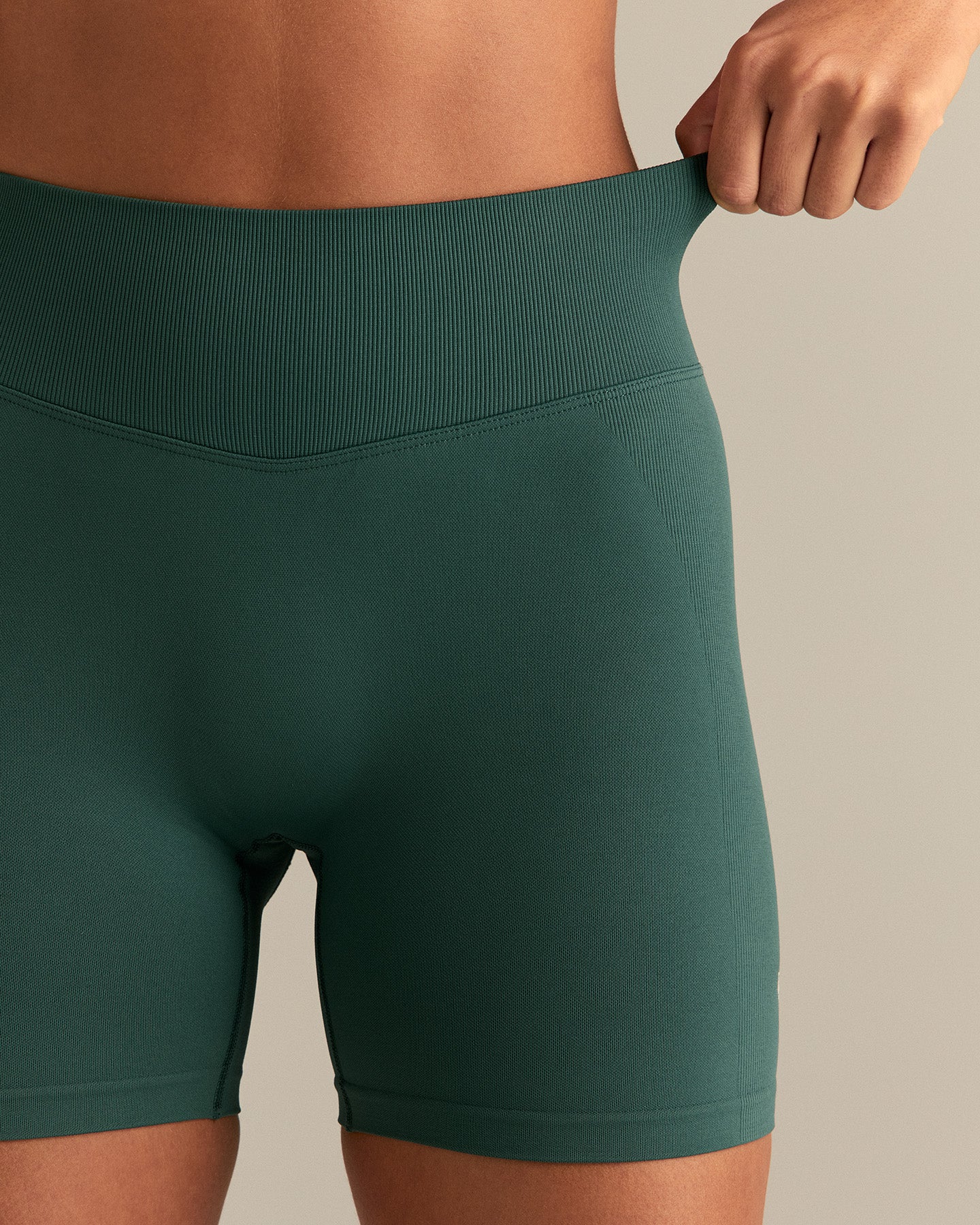 Emphasize 5" Shorts | Evergreen