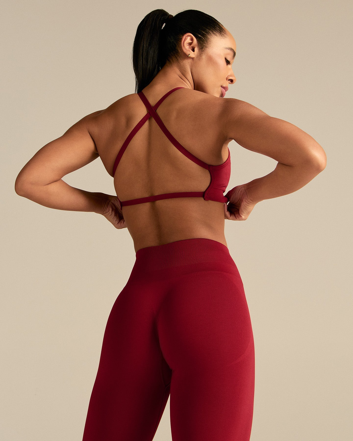 Define 2.0 Seamless Cross Back Bra | True Red