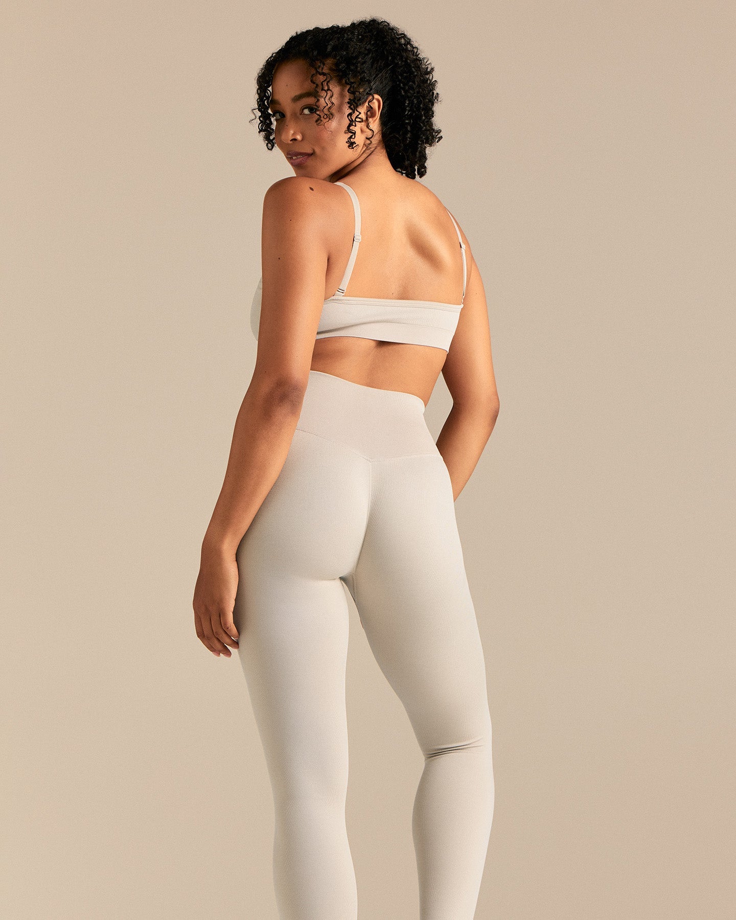 Motion Seamless Straight Neck Bra | Stone