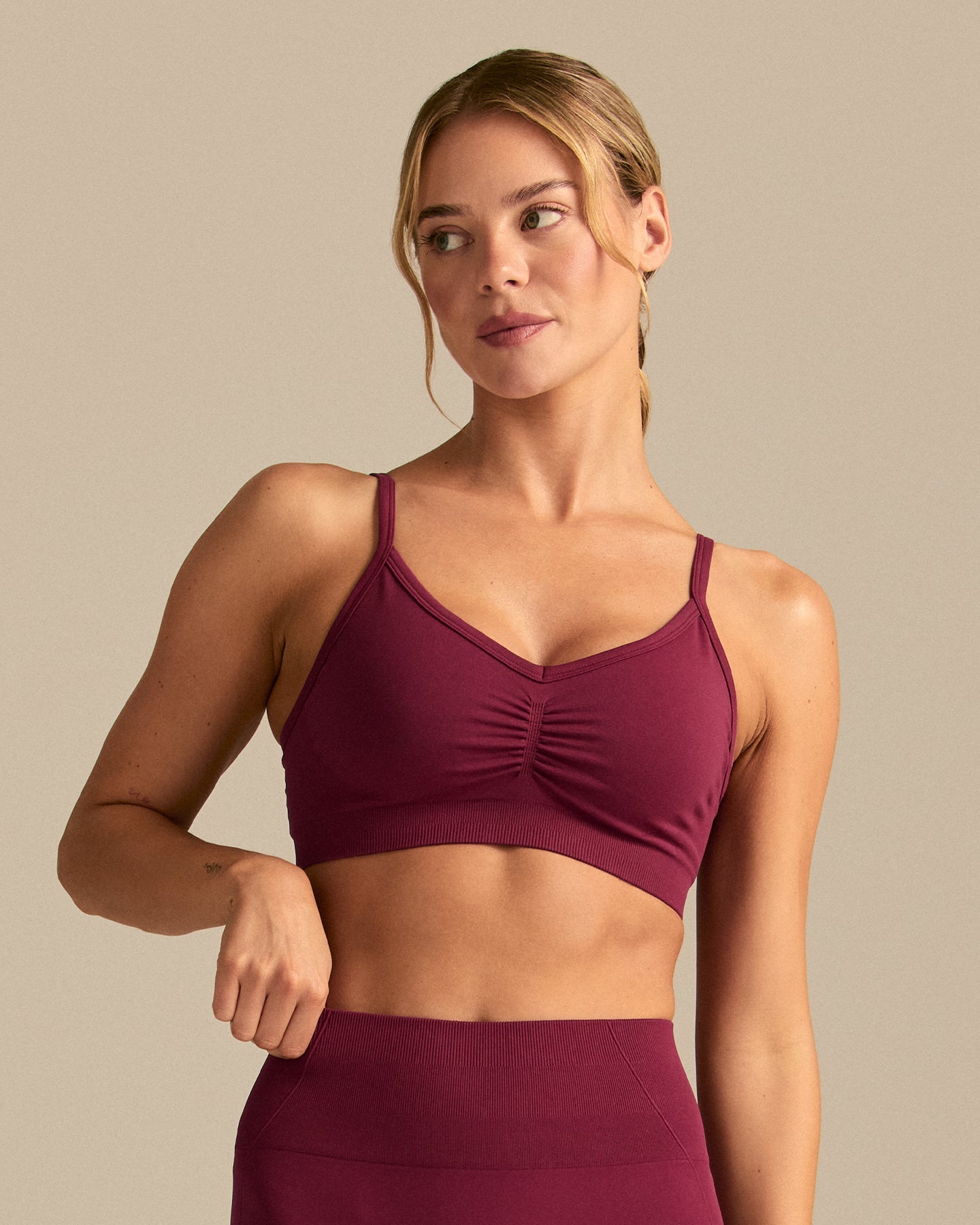 Define 2.0 Scrunch Bra | Deep Berry (1/6)