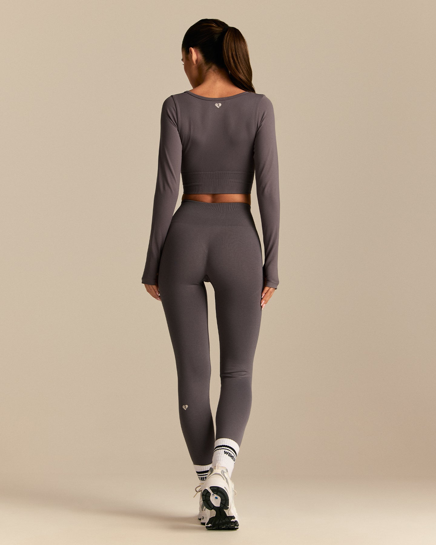 Define 2.0 Long Sleeve Scrunch Crop Top | Slate Grey (2/6)