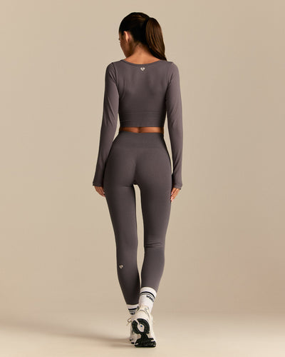Define 2.0 Long Sleeve Scrunch Crop Top | Slate Grey (2/6)