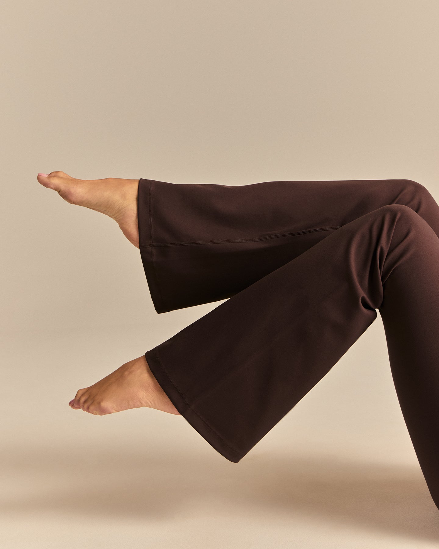 FormFlex High Waist Flared Pants | Cocoa Powder (2/6)