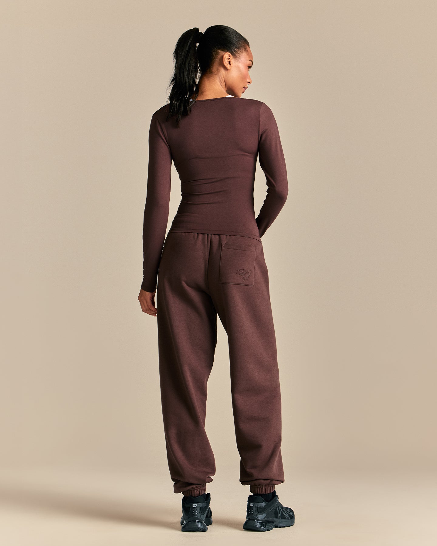 Smooth Contour Long Sleeve Reversible T-Shirt | Cocoa Powder (2/6)
