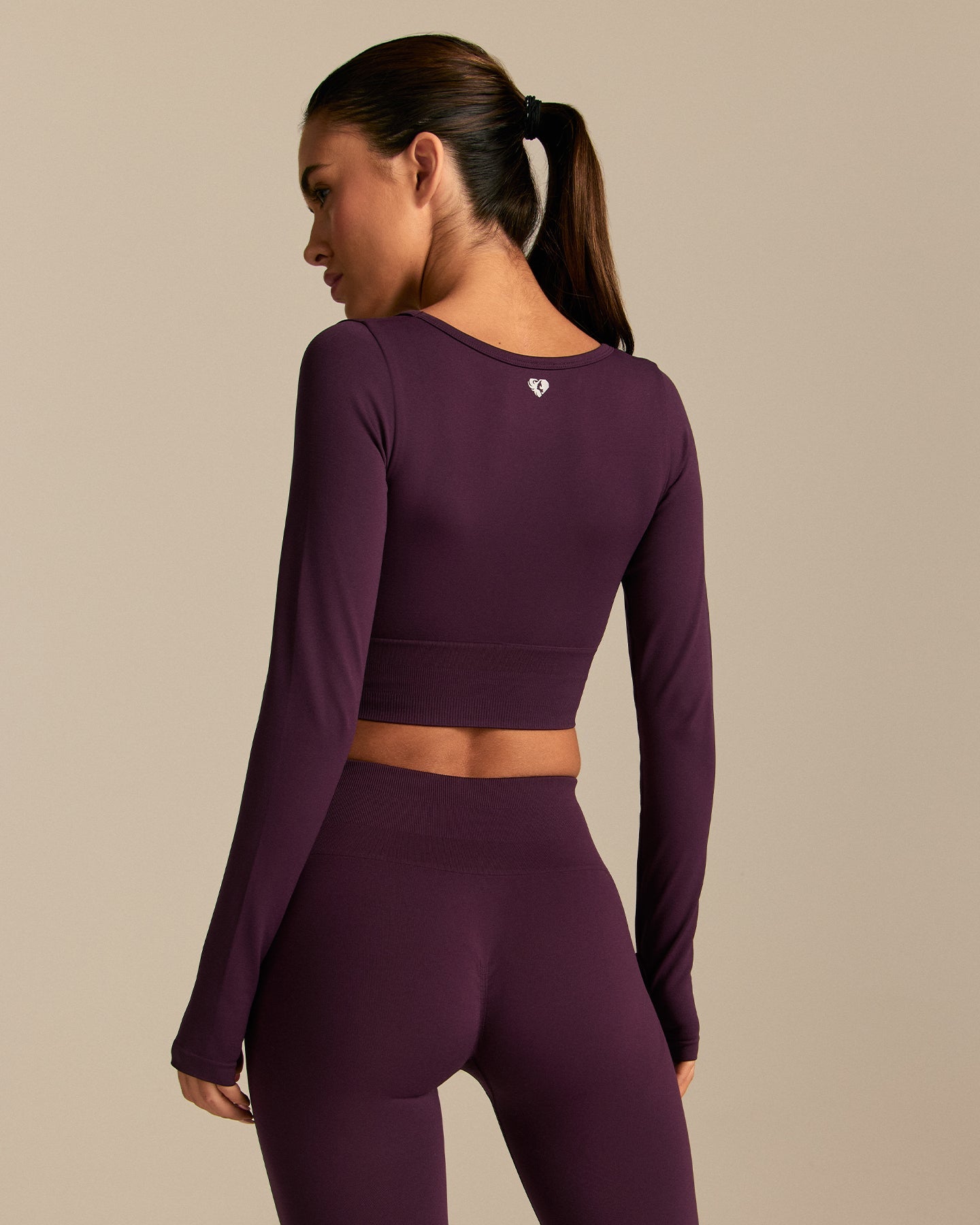 Define 2.0 Long Sleeve Scrunch Crop Top | Blackberry (3/6)