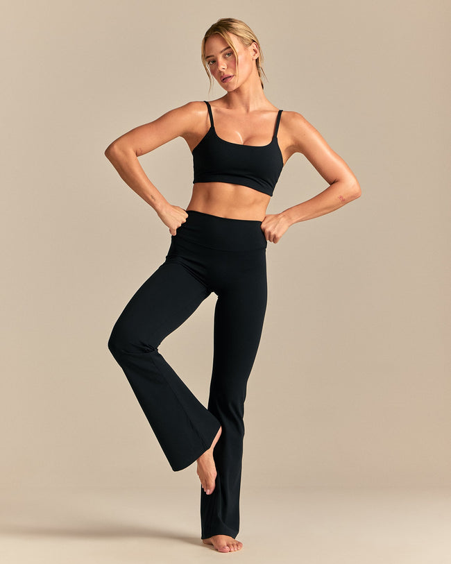 FormFlex High Waist Flared Pants | Black (3/6)