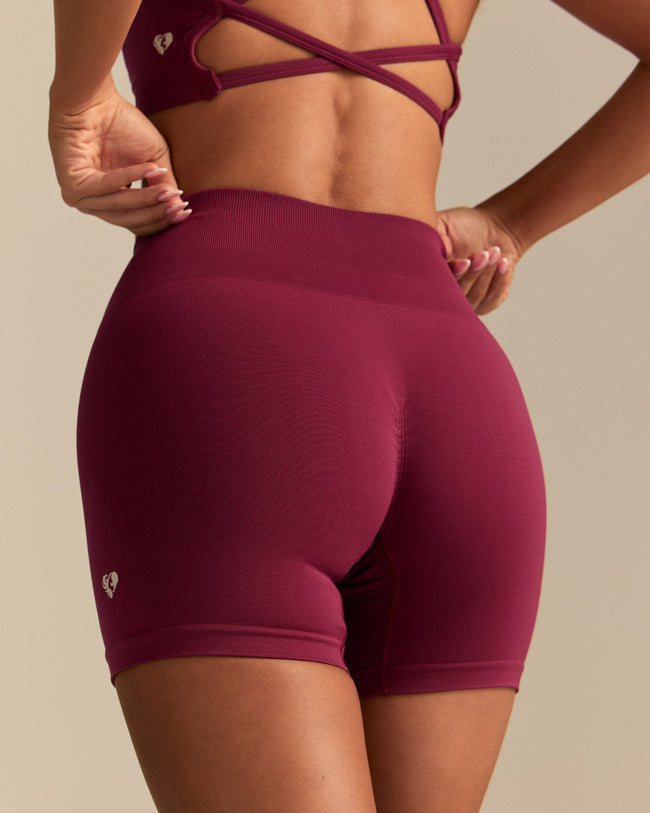Define 2.0 High Waist Scrunch Shorts 4" | Deep Berry (3/6)