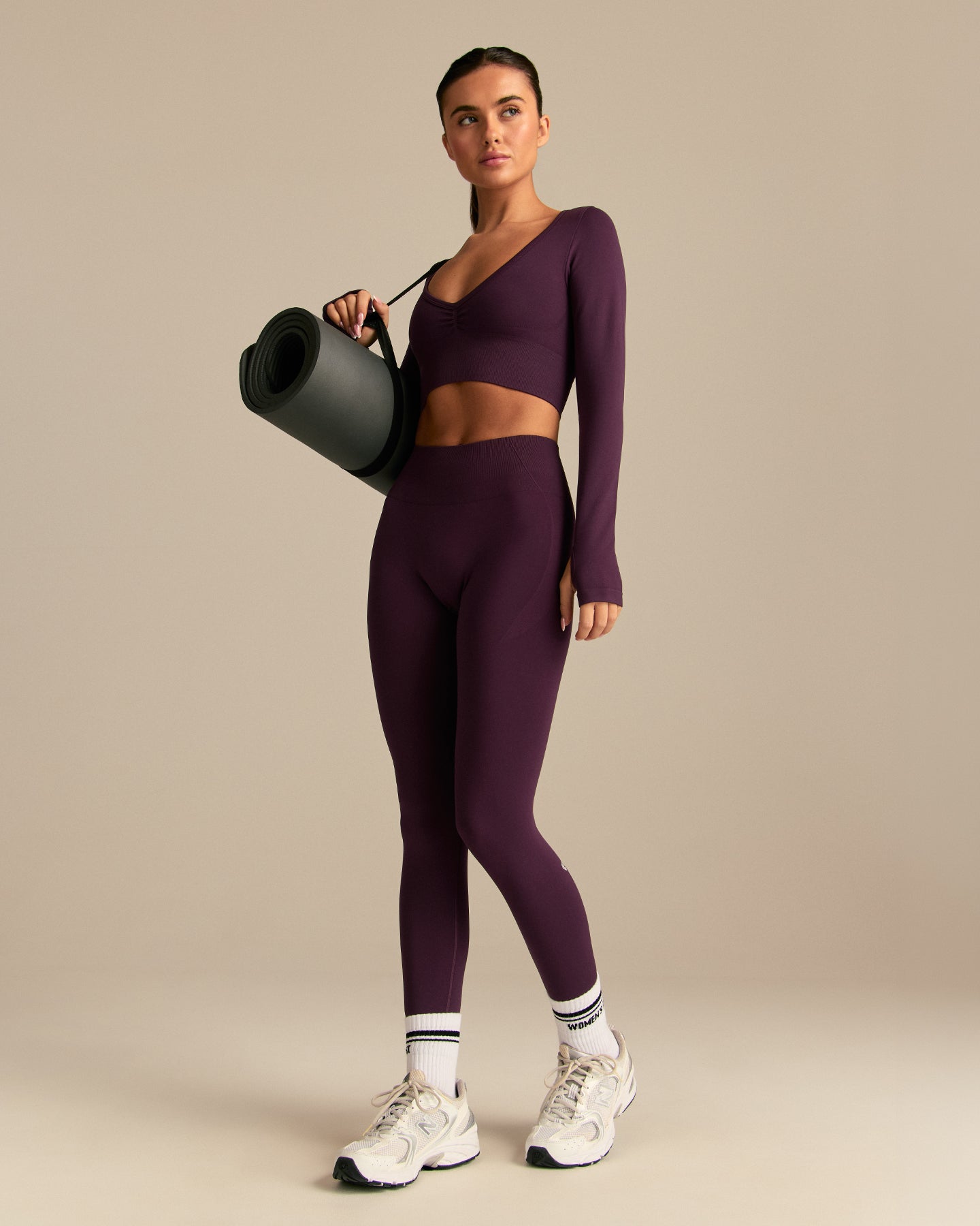 Define 2.0 Long Sleeve Scrunch Crop Top | Blackberry (4/6)