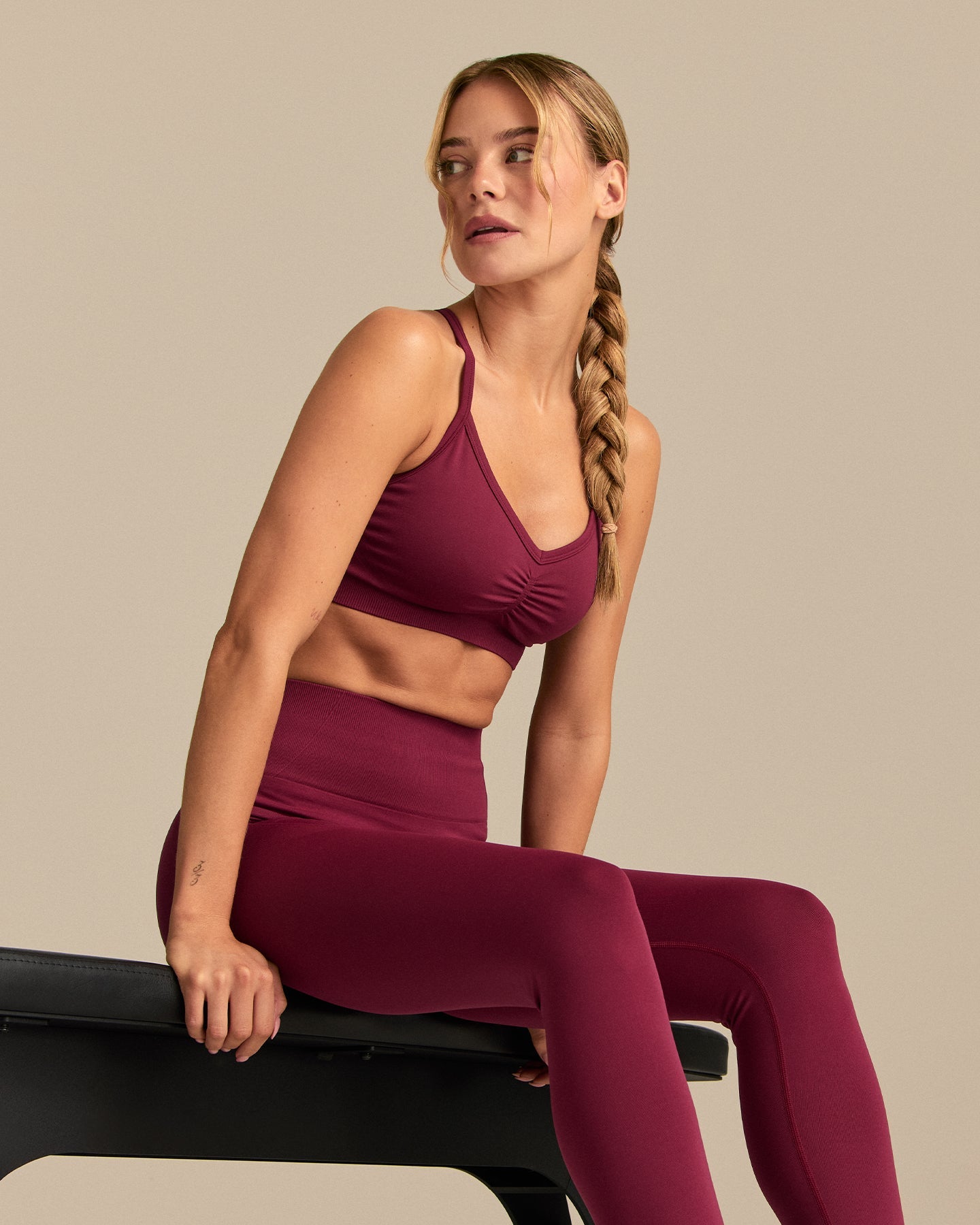 Define 2.0 Scrunch Bra | Deep Berry (6/6)